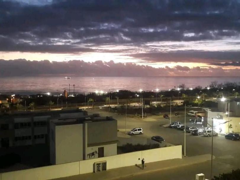Apartment Elegant 2br - 3 Min To Anza Beach, Cozy Beds Agadir